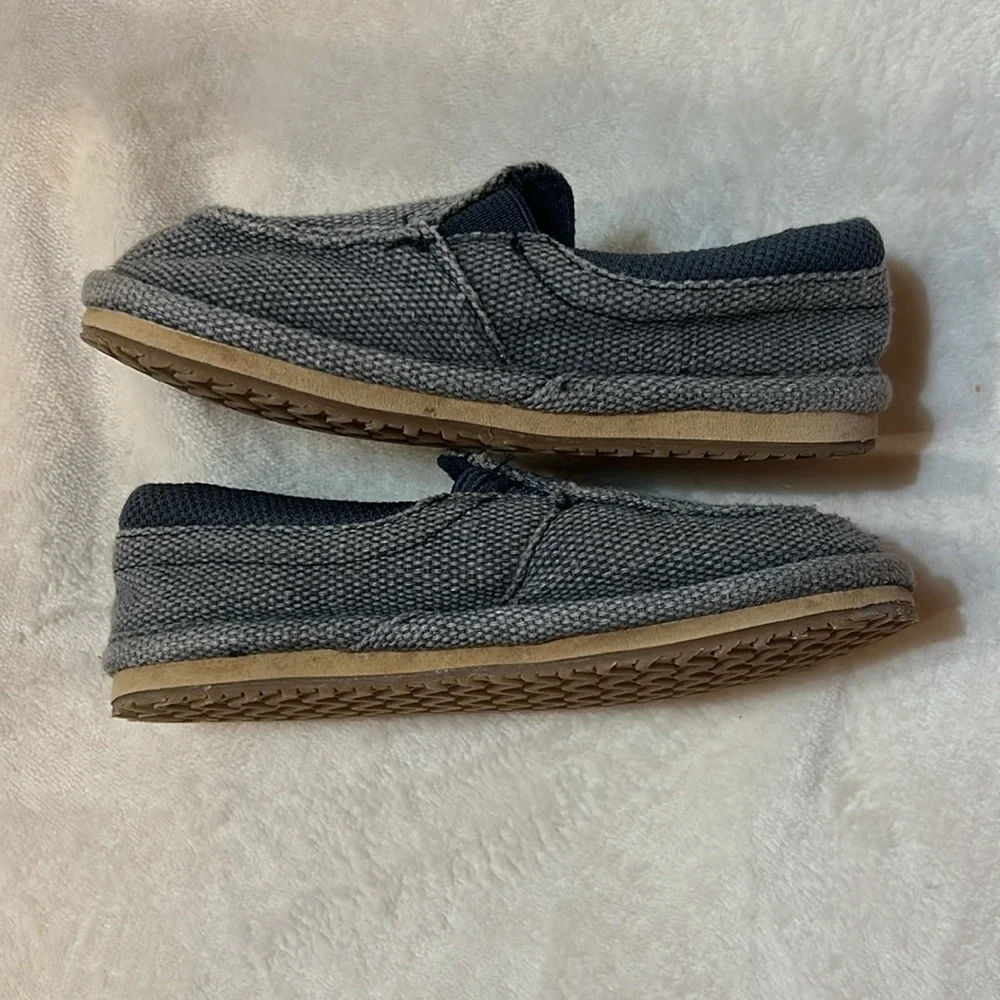 The Children’s Place slip on shoes